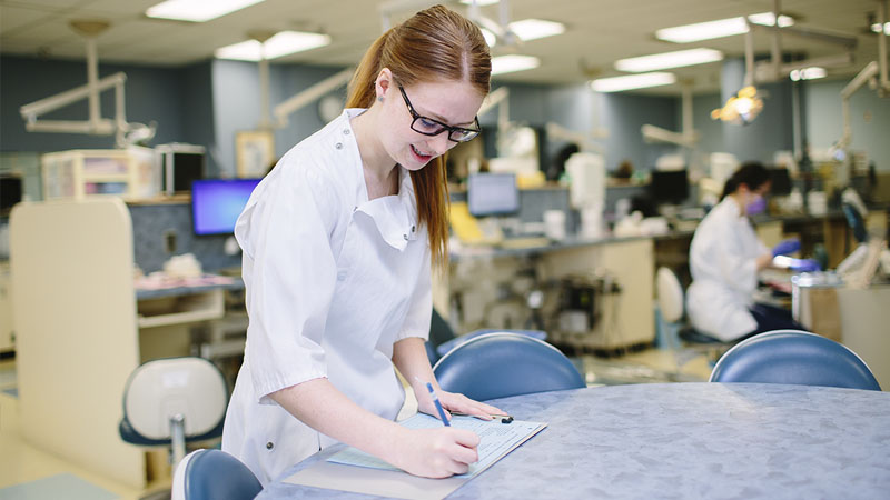 dental-assisting-certified-800x450.jpg